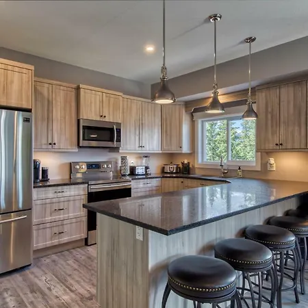 Semi-Lakefront Luxury Retreat In Blind Bay, Bc Cottage Exterior photo
